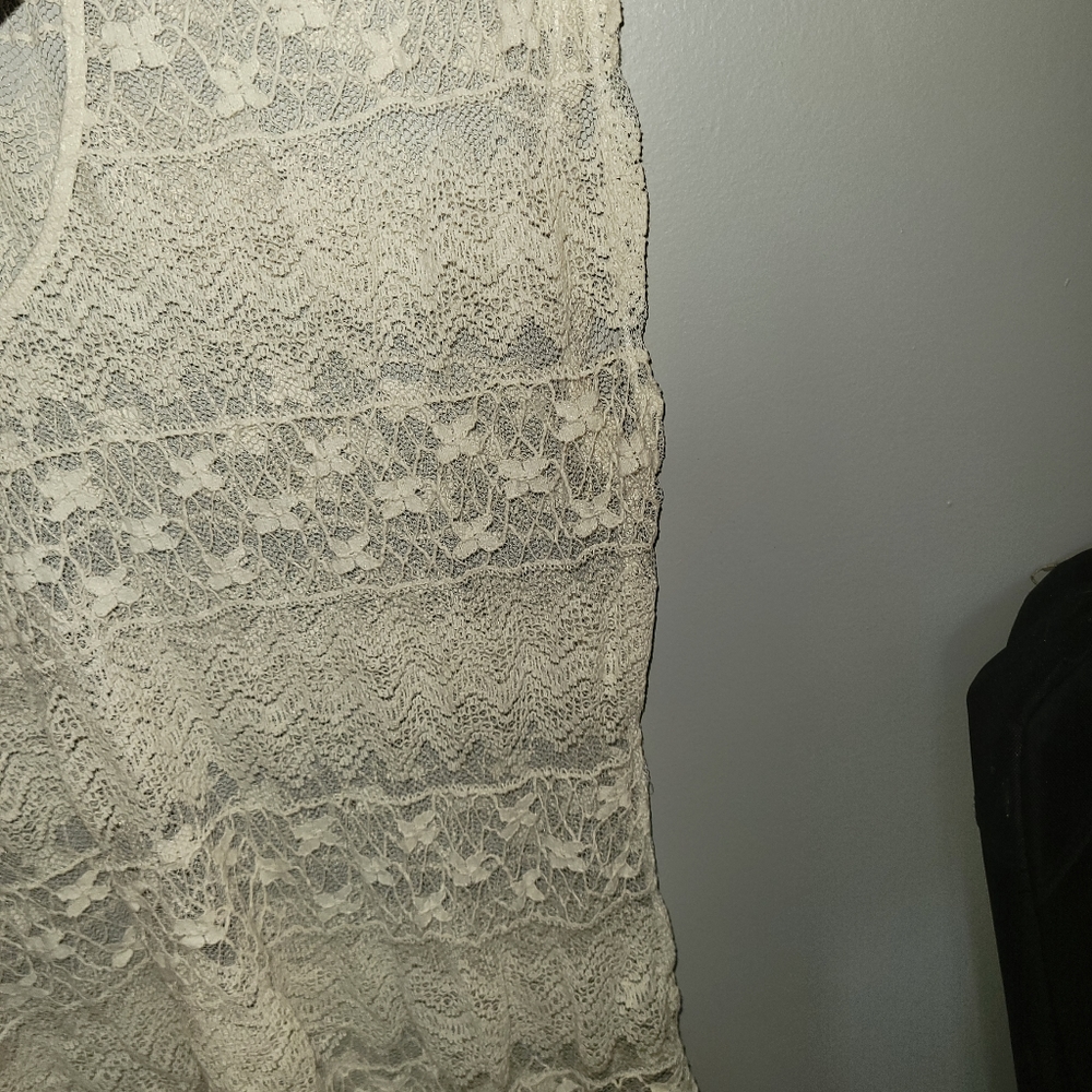 Lace over peice - Picture 3 of 4